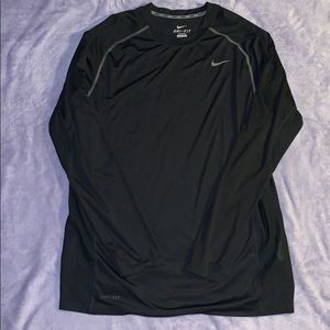 🌱Men’s Nike DRI-FIT Long sleeve🌱